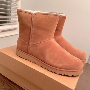 NWB UGGS Shoes Cory II Genuine Shearling Lined Boot